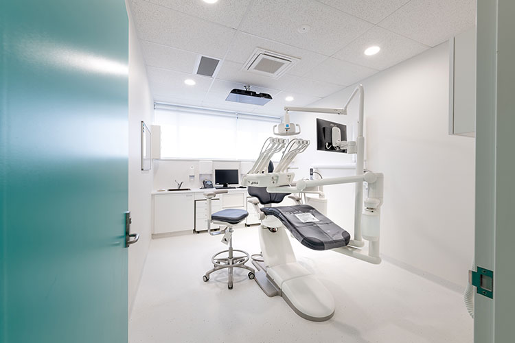Dentist-Assistant-working-with-St-John